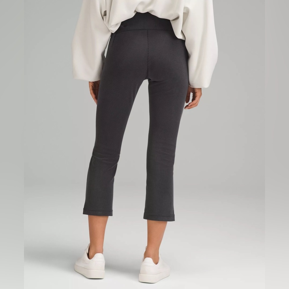 Lululemon Ribbed Softstreme Zip Leg High-Rise Crop Pant 25” - Black, Size 2 - Picture 3 of 9
